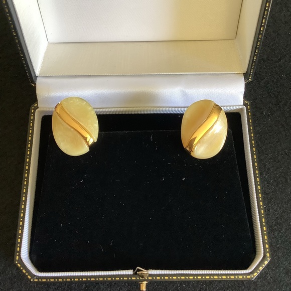 Earrings - Picture 1 of 6